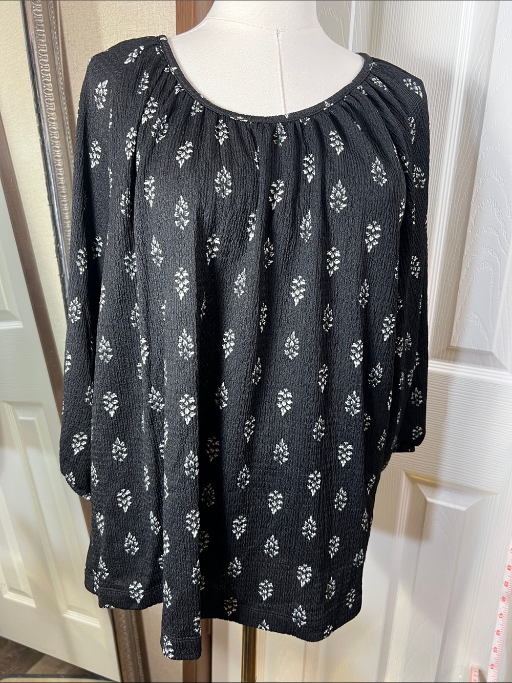 croft & barrow Black Floral Peasant Tunic